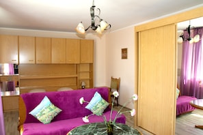 Family Studio | Premium bedding, in-room safe, individually decorated - Klaipeda-Apartments (Klaipeda)
