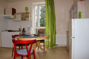 Studio | In-room dining - Klaipeda-Apartments (Klaipeda)