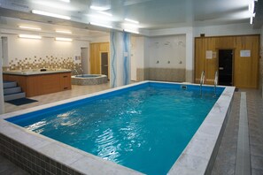 Sauna, hot tub, steam room, body treatments, hydrotherapy, aromatherapy