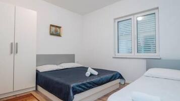 Wifi gratis y ropa de cama