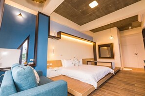 ダブルルーム (Sea View) | デスク、遮光カーテン、防音設備、WiFi (無料)