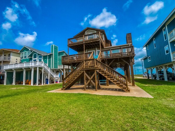 Exterior - Beach Front Home Seconds Away From The Beach (Freeport)