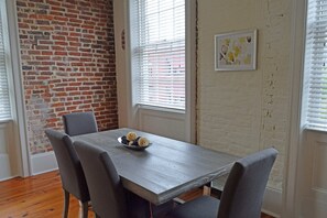 Dining - "Margaux" Fully renovated 2 bed / 2 bath  Walk to WWII, Superdome, Convention Center, Cruise Port (New Orleans)