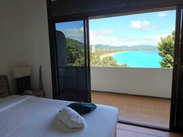 In-room safe, blackout curtains, free WiFi, bed sheets