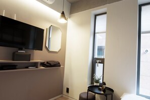 家庭三人房 | 電視