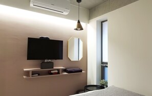 Double Room | Soundproofing, iron/ironing board, free WiFi, bed sheets - DW Stay Hongdae (Seoul)
