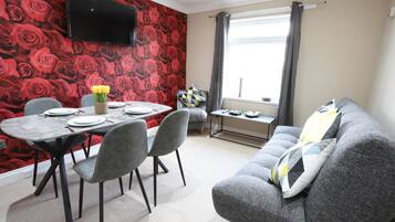 Apartment | 2 bedrooms, in-room safe, individually decorated, individually furnished