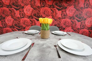 Apartment | In-room dining - NEC - Airport Short Stay (Birmingham)