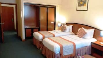 Deluxe Twin Room | Egyptian cotton sheets, premium bedding, memory-foam beds, minibar