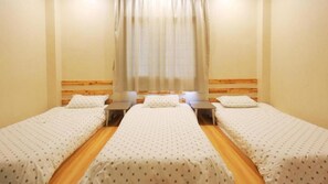 Standard Triple Room - Koala Huangshan International Hostel (Huangshan)