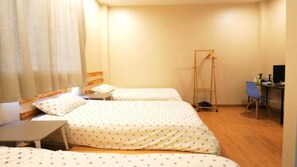Standard Triple Room - Koala Huangshan International Hostel (Huangshan)