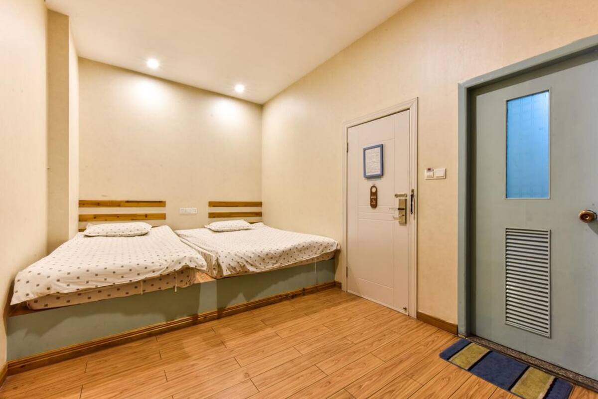 Classic-Zweibettzimmer | Zimmersafe, Schreibtisch, Verdunkelungsvorhänge, kostenloses WLAN