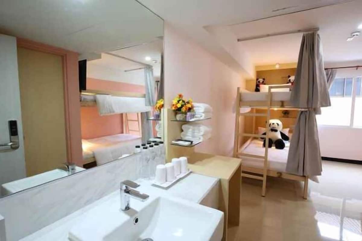 1 Schlafzimmer, Verdunkelungsvorhänge, kostenloses WLAN, Bettwäsche