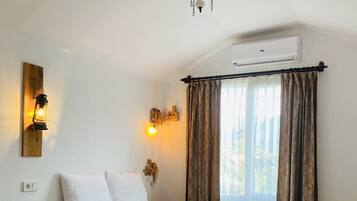 Familien-Maisonette, Gartenblick | 1 Schlafzimmer, hochwertige Bettwaren, Minibar, individuell dekoriert