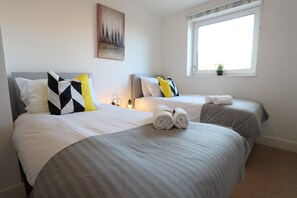 Premier Apartment, Garden View | 2 bedrooms, individually decorated, individually furnished