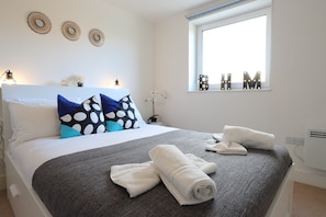 Premier Apartment, Garden View | 2 bedrooms, individually decorated, individually furnished