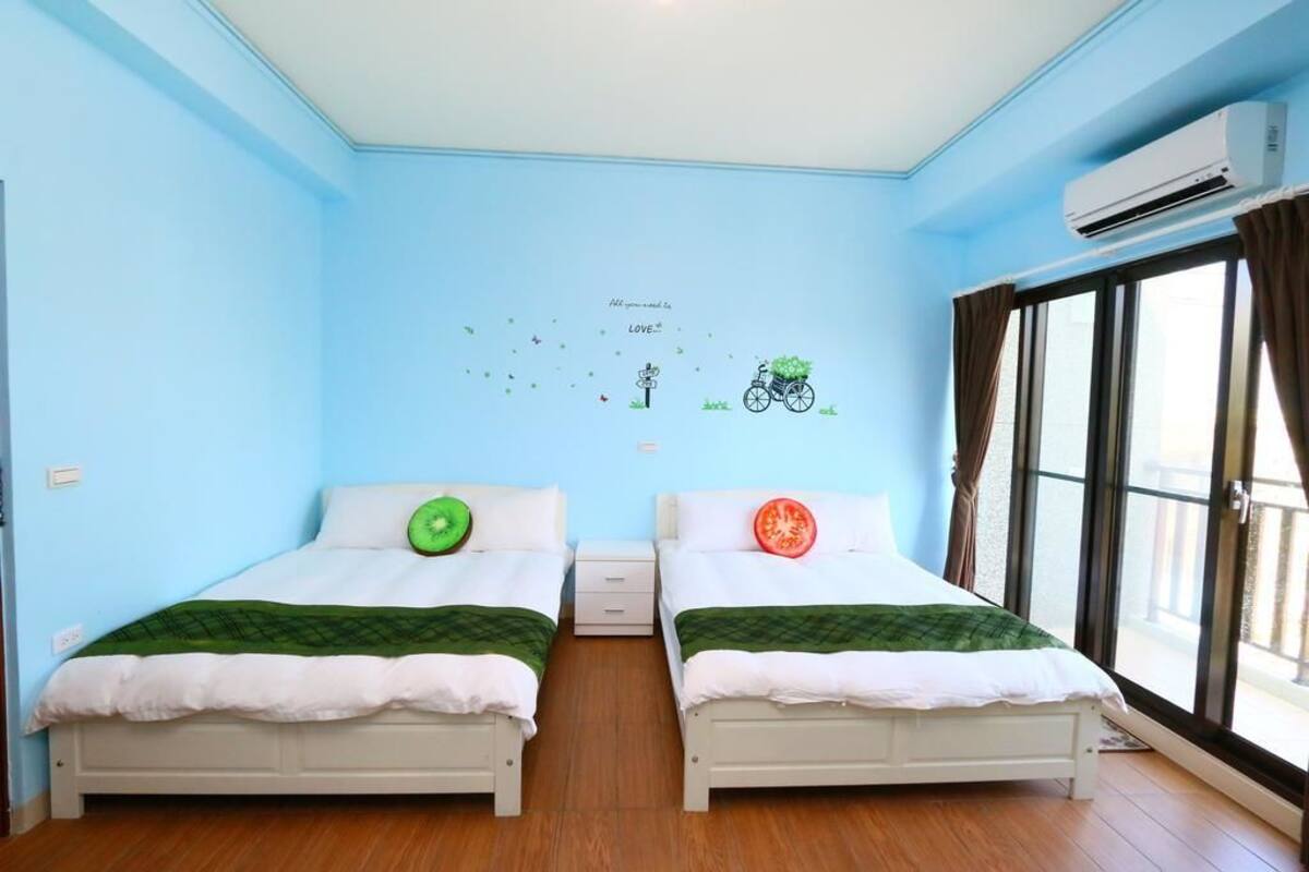 Desk, blackout drapes, WiFi (free), bed sheets