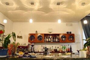 Bar (in der Unterkunft)