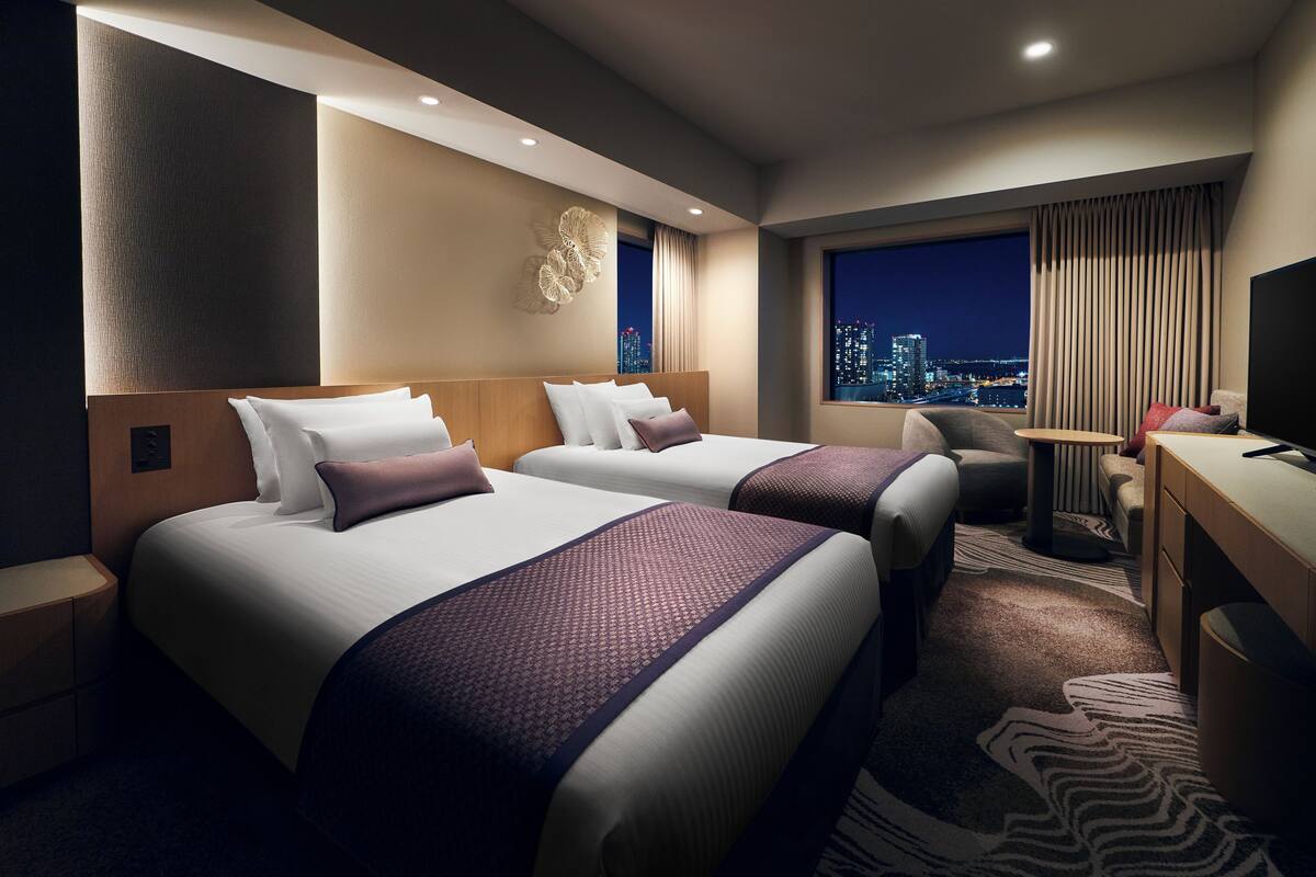 Deluxe Twin kamer, niet-roken ([Upper Floor] Twin Plus for 3 people) | Een kluis op de kamer, verduisterende gordijnen, gratis wifi, beddengoed