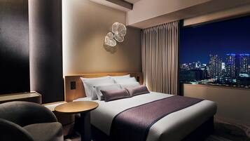 In-room safe, blackout curtains, free WiFi, bed sheets