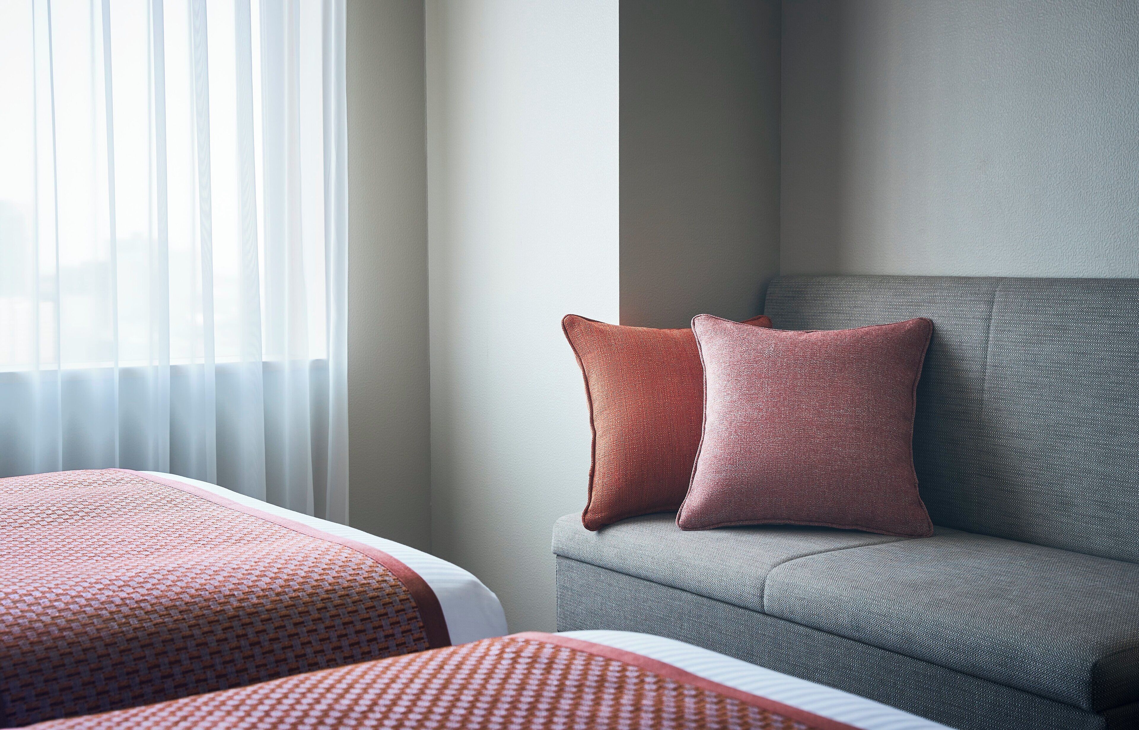 Caja de seguridad en la habitación, cortinas blackout y wifi gratis 