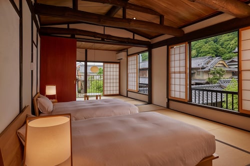 日本竹原盐场镇酒店