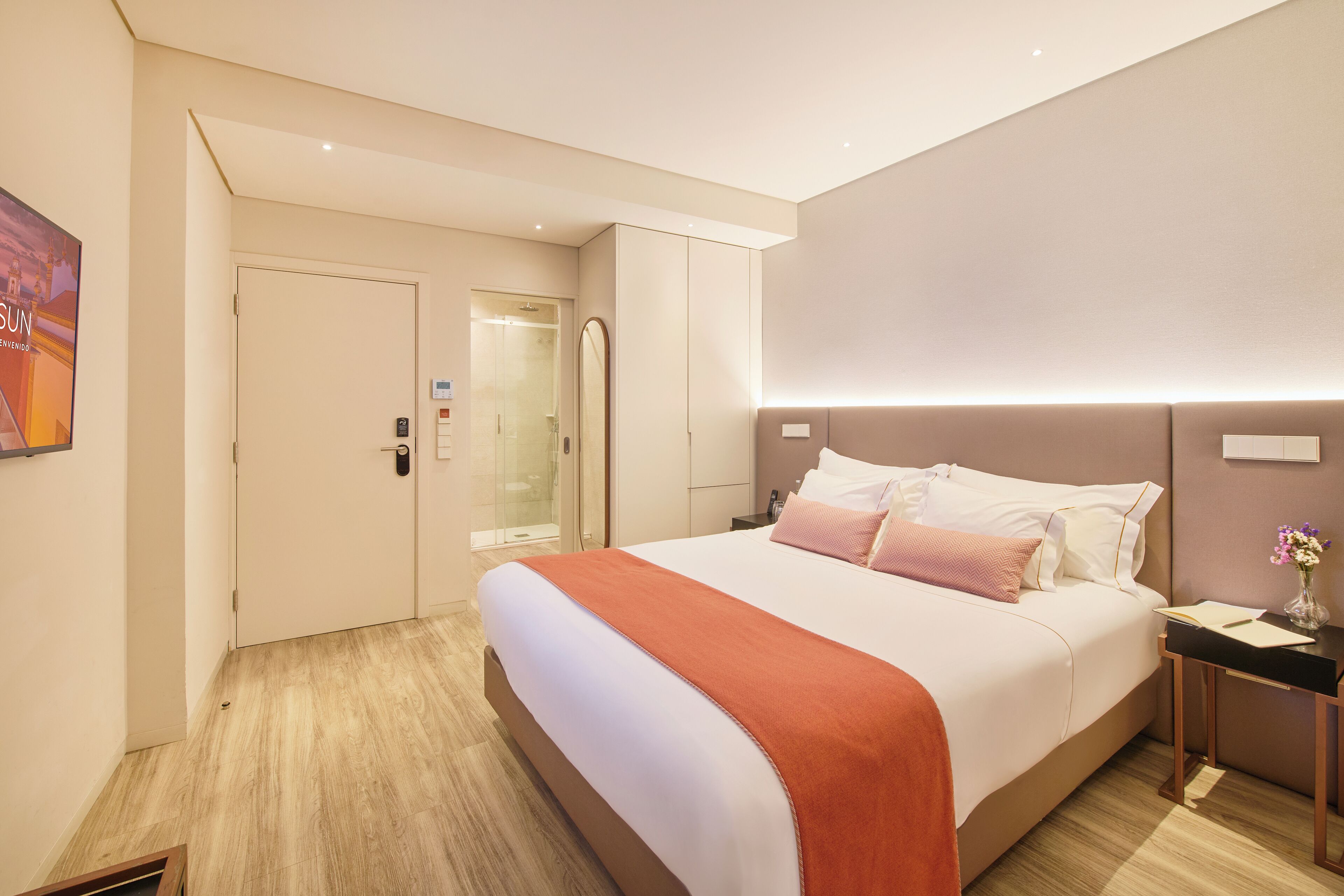 executive double or twin room | minibar, in-room safe, soundproofing, free wifi