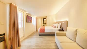 Premium Double or Twin Room | Minibar, in-room safe, soundproofing, free WiFi