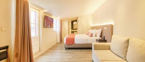 Premium Double or Twin Room | Minibar, in-room safe, soundproofing, free WiFi