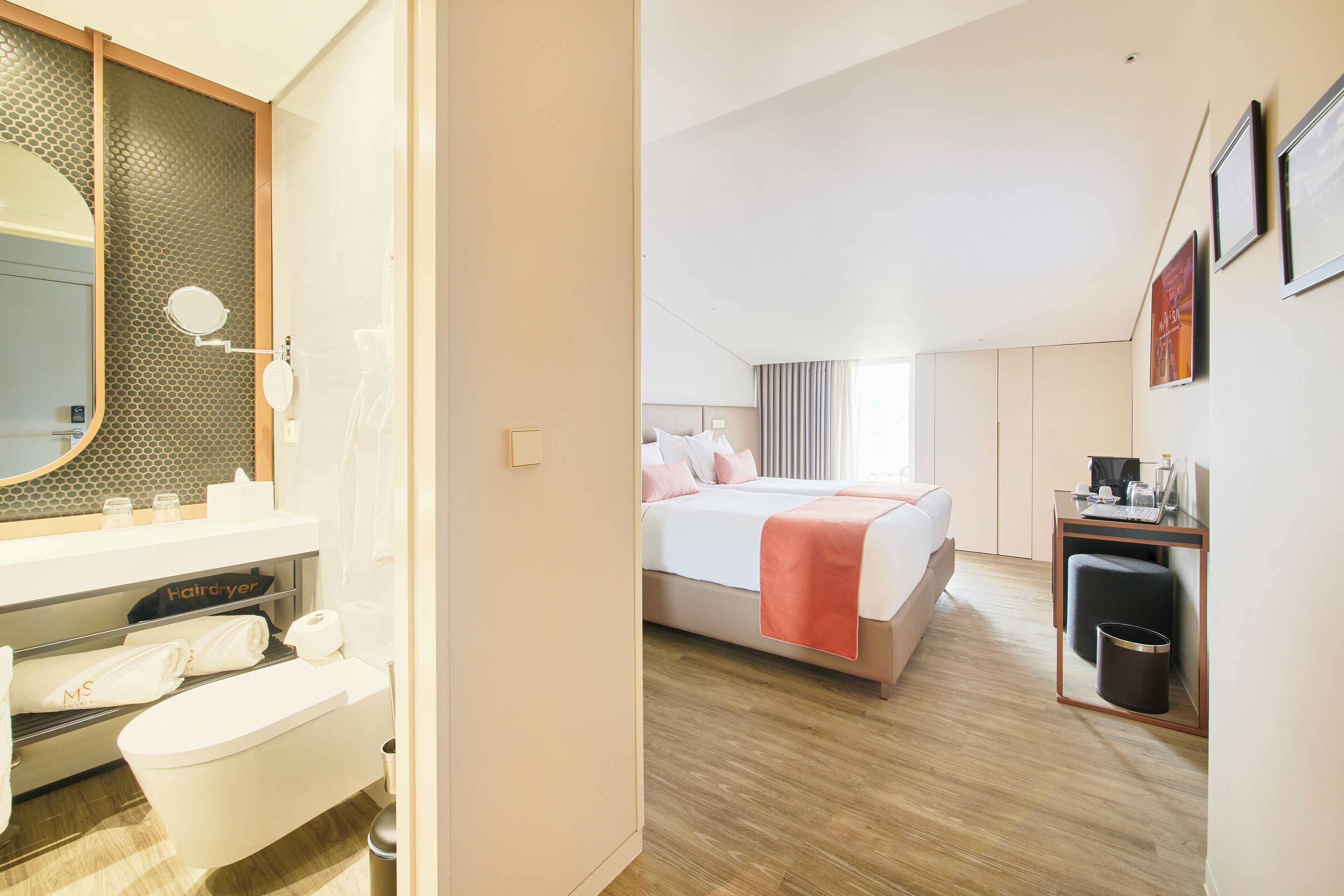 premium double or twin room | minibar, in-room safe, soundproofing, free wifi