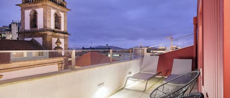 Premium Double or Twin Room | Minibar, in-room safe, soundproofing, free WiFi