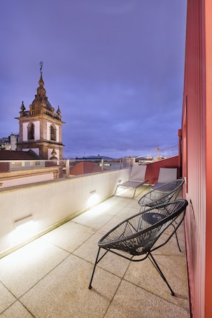 Premium Double or Twin Room | Minibar, in-room safe, soundproofing, free WiFi