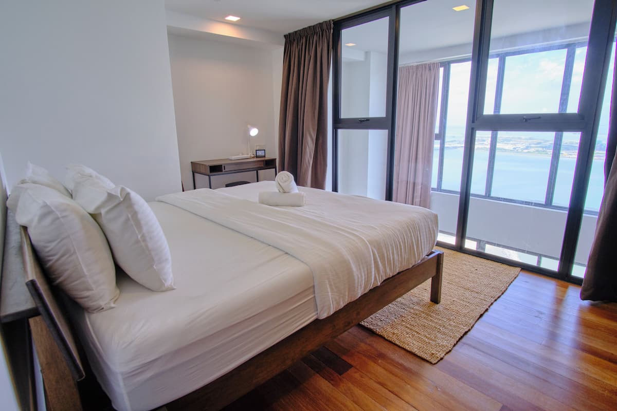Apartemen Desain | Tirai kedap cahaya, setrika/meja setrika, Wi-Fi gratis, dan seprai linen