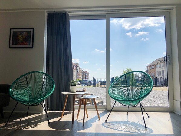 Lounge - The Winding House Serviced Apartments HSA (Hull)