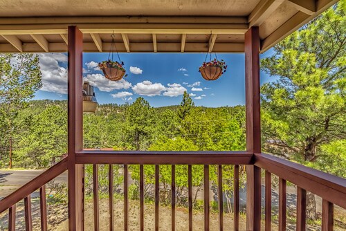 Deer Crossing: perheen suosikki, jossa on 3 makuuhuonetta ja oma poreallas!