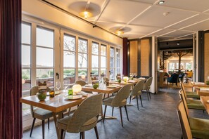 Breakfast, lunch and dinner served  - Les Jardins de Coppelia (Pennedepie)