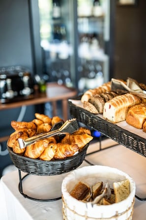 Daily buffet breakfast (EUR 28 per person)