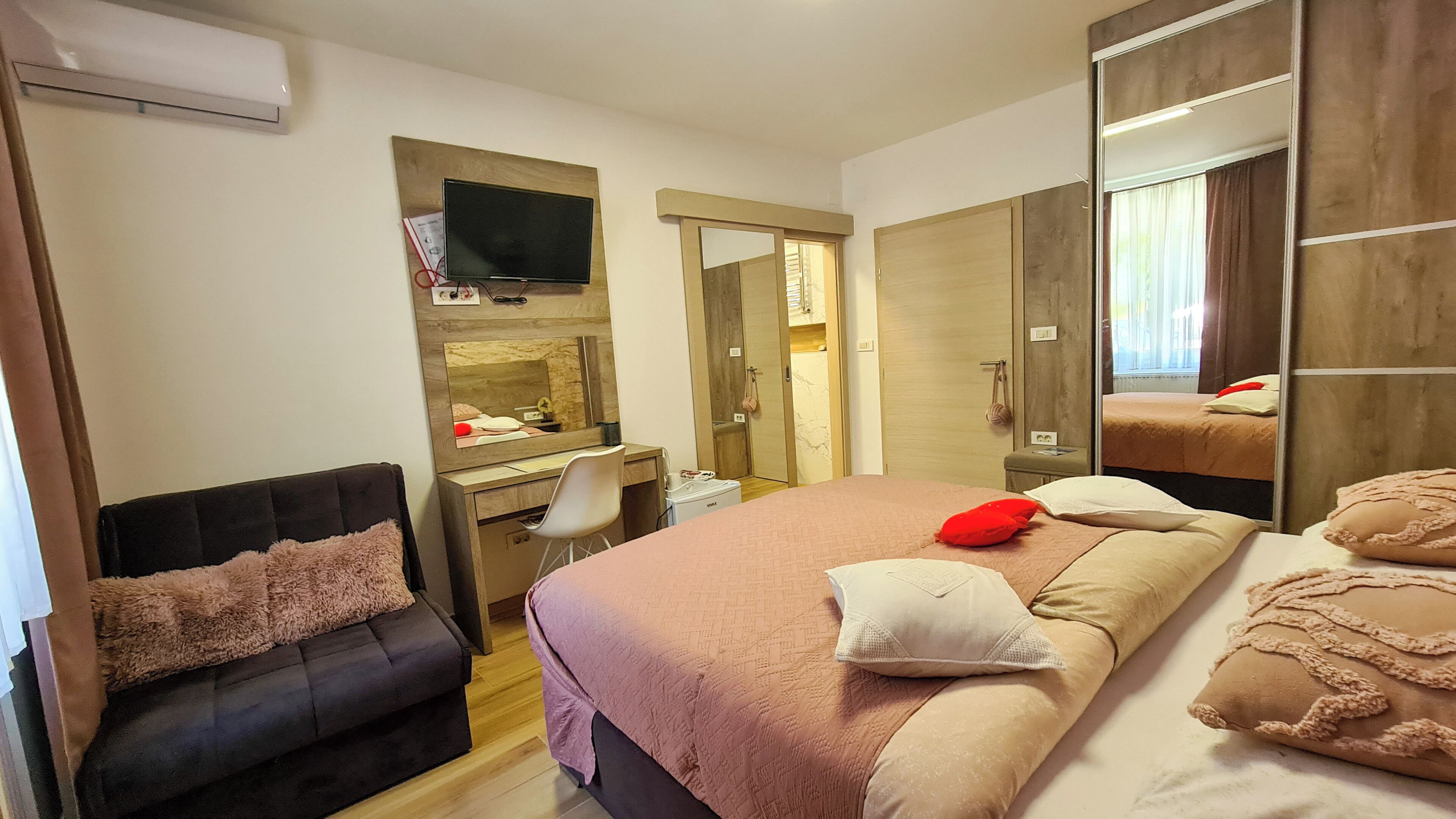 Double or Twin Room (Ginko 4) | Individuell dekoriert, individuell eingerichtet, Schreibtisch