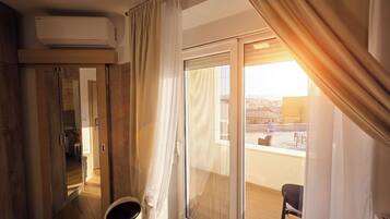 Individually decorated, individually furnished, desk, laptop workspace