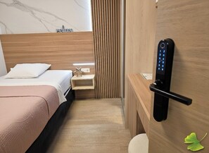 Con stile personalizzato, con arredamento individuale, una scrivania