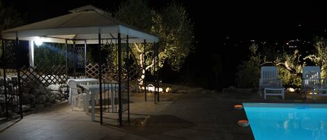 Piscine extérieure (ouverte en saison)