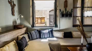 Family Studio | In-room safe, desk, soundproofing, iron/ironing board