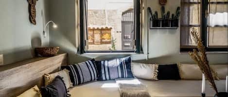 Family Studio | In-room safe, desk, soundproofing, iron/ironing board