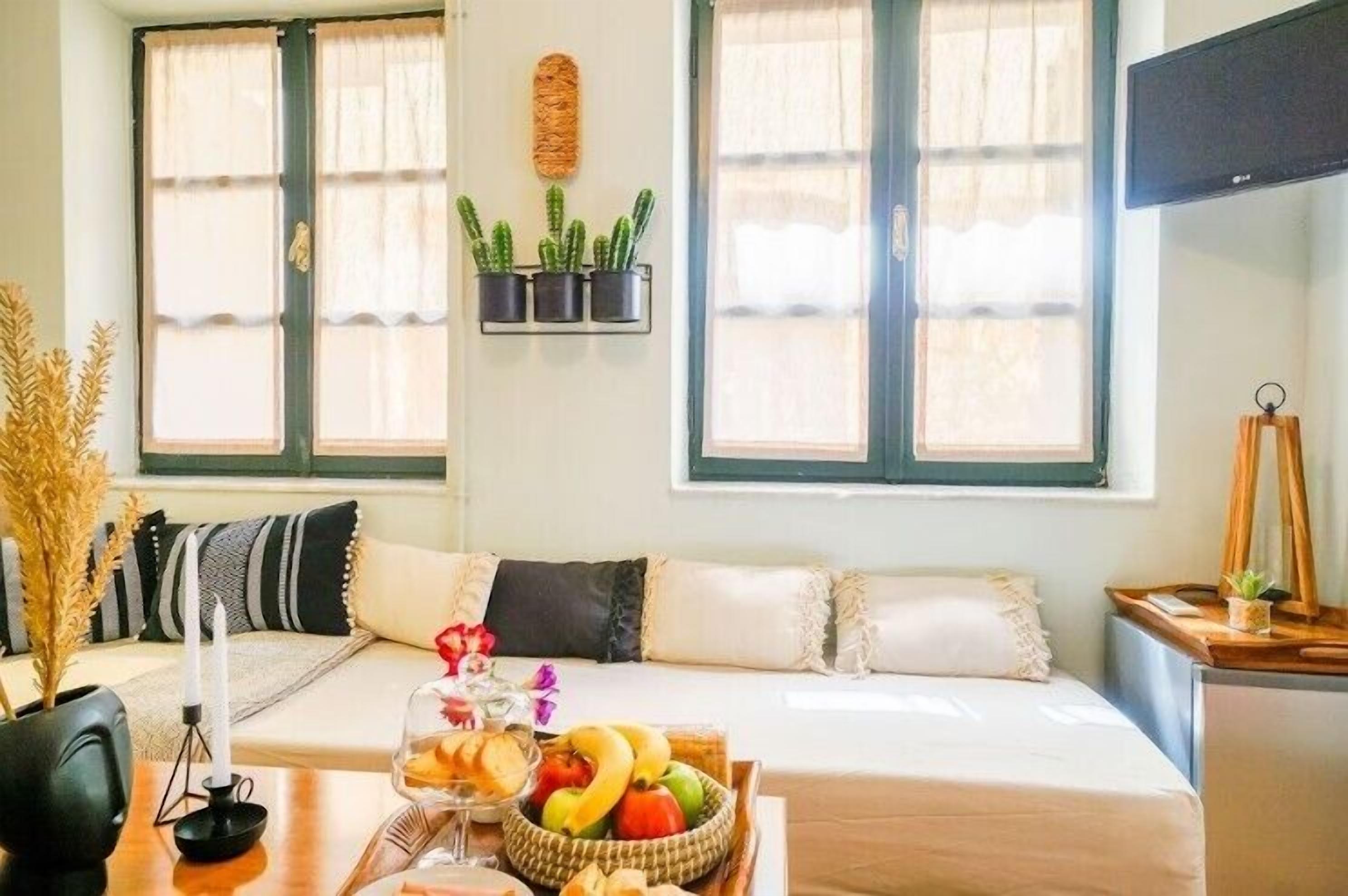 family studio | living area | flat-screen tv