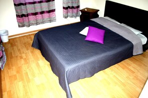 Iron/ironing board, free WiFi, wheelchair access