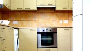 Gambar tidak terklasifikasi, 5 dari 27, tombol