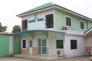 Front of property - Hotel Icon Limited (Calabar)