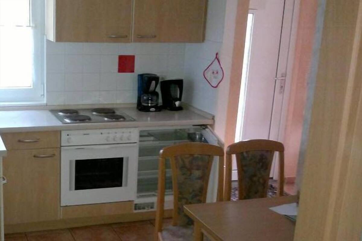 House, 1 Bedroom | In-room dining