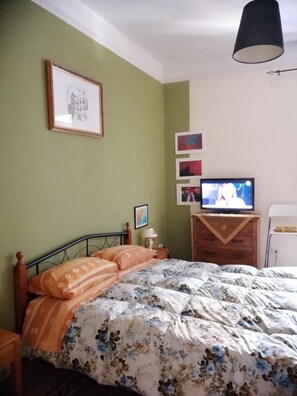 Egyptian cotton sheets, premium bedding, down comforters, pillowtop beds - La casa del corso (Aragona)