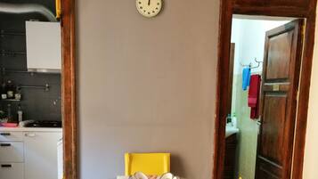 Twin Room, Shared Bathroom | Interior